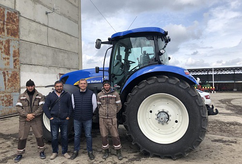 ЕЩЁ ОДИН ТРАКТОР NEW HOLLAND В ПОМОЩЬ АГРАРИЯМ